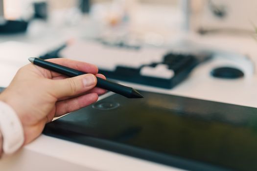 Top Skills for Creative Professionals in 2024: Thriving in a Digital Era